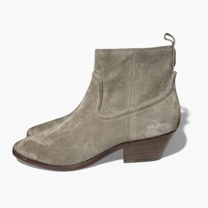 🌻NEW w/tags Brand: Veronica Beard Kinsley Taupe Suede Bootie Size 7 $440 Retail